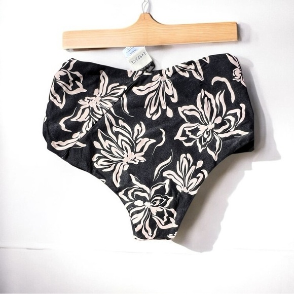🌻NEW w/tags L*Space High Tide Classic Bikini Bottoms Size XS $99 Retail - Picture 5 of 9